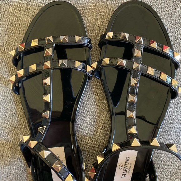 VALENTINO GARAVANI ROCKSTUD FLAT RUBBER SANDAL 38 - Picture 6 of 8